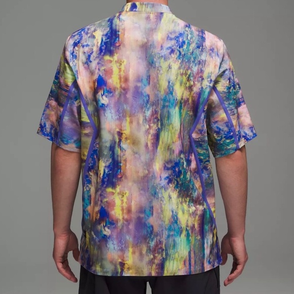 Lululemon Water-Repellent Hiking Short Sleeve Shirt Size Large - Picture 3 of 9